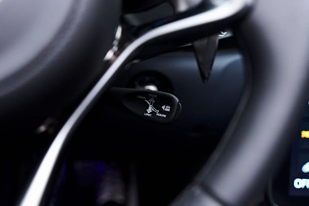 2025 McLaren Artura - Image 28 of 31