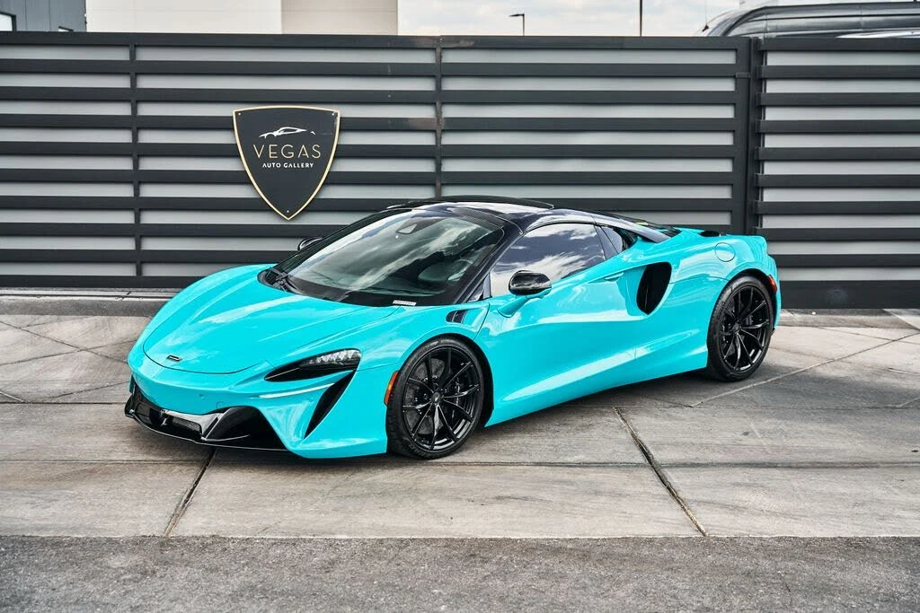 2025 McLaren Artura - Image 6 of 31