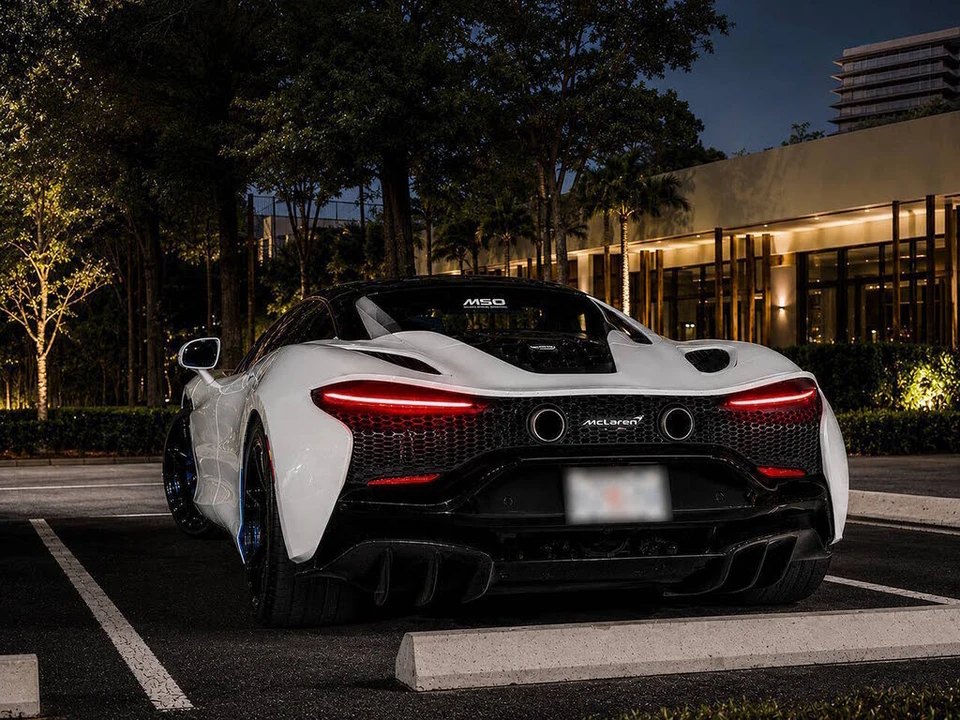 2025 McLaren Artura - Image 3 of 4