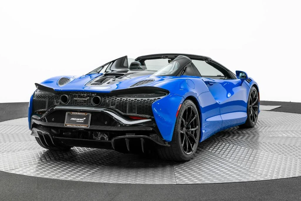 2025 McLaren Artura - Image 23 of 31