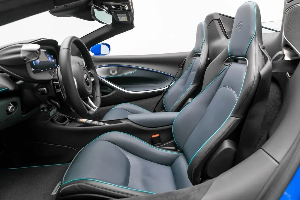 2025 McLaren Artura - Image 11 of 31