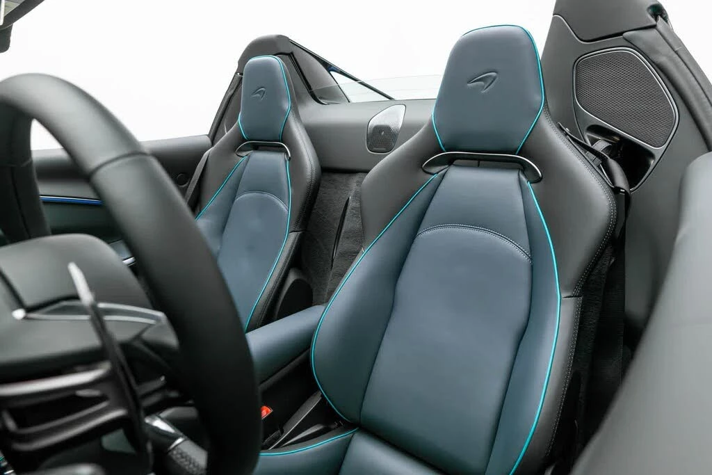 2025 McLaren Artura - Image 12 of 31