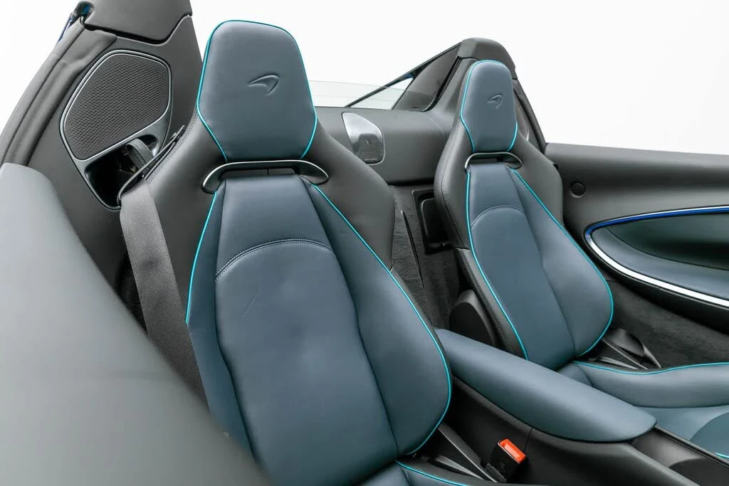 2025 McLaren Artura - Image 13 of 31