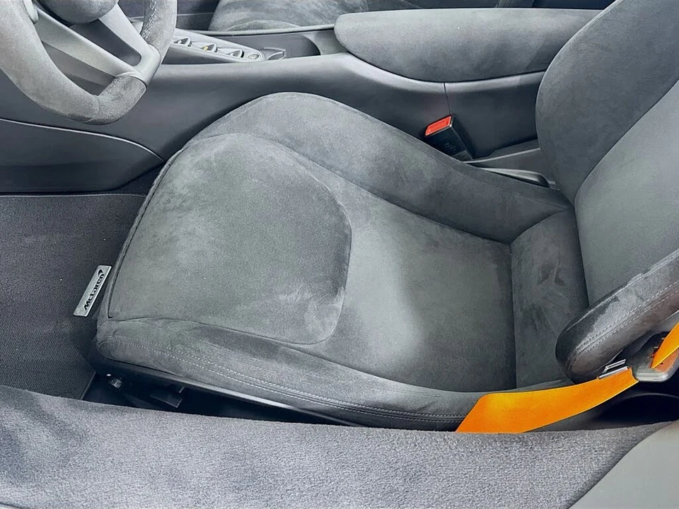 2025 McLaren Artura - Image 18 of 24
