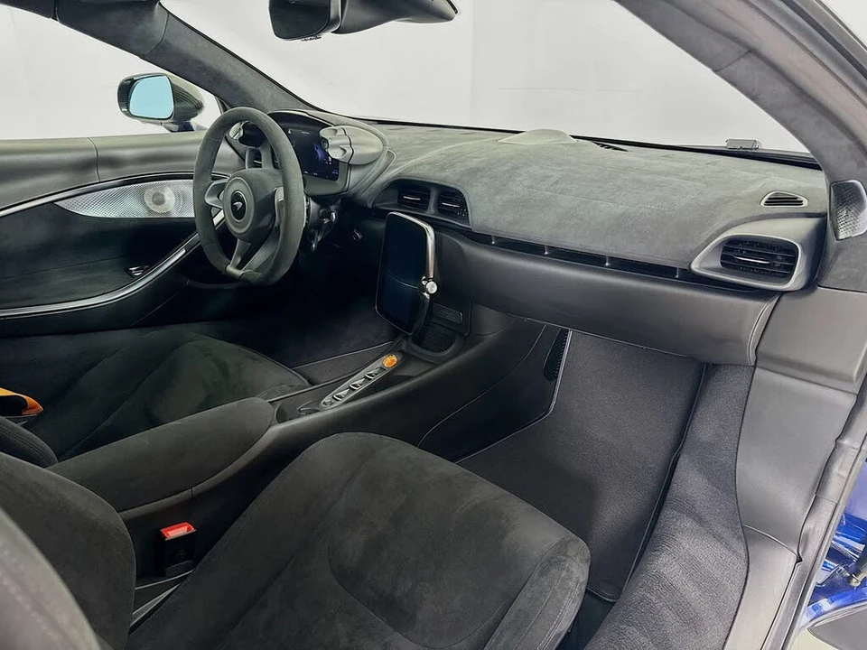 2025 McLaren Artura - Image 22 of 24