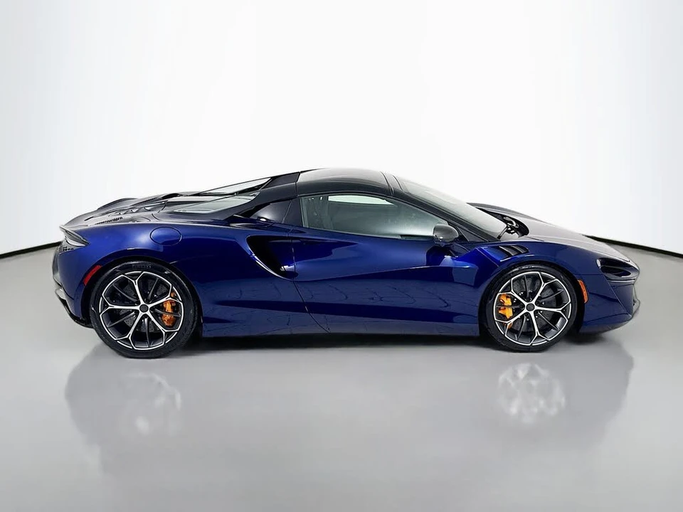 2025 McLaren Artura - Image 8 of 24