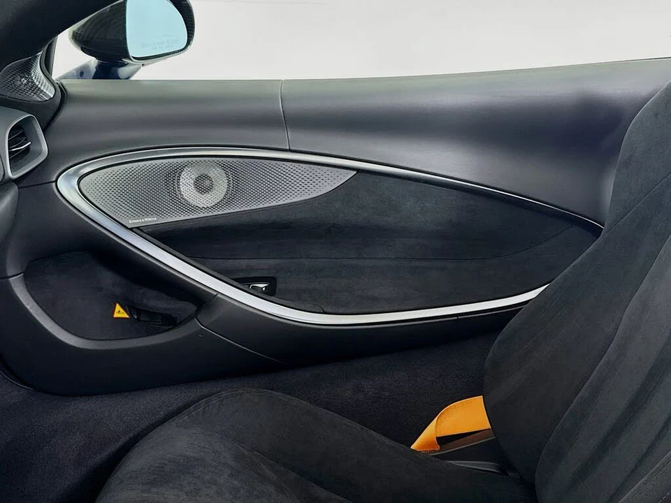 2025 McLaren Artura - Image 15 of 24