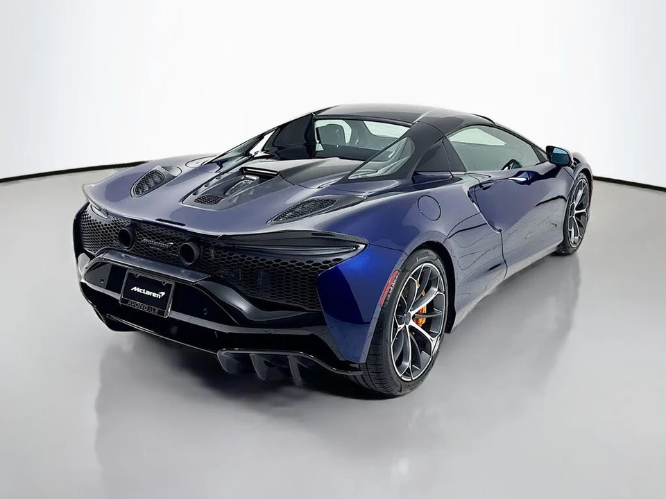 2025 McLaren Artura - Image 7 of 24