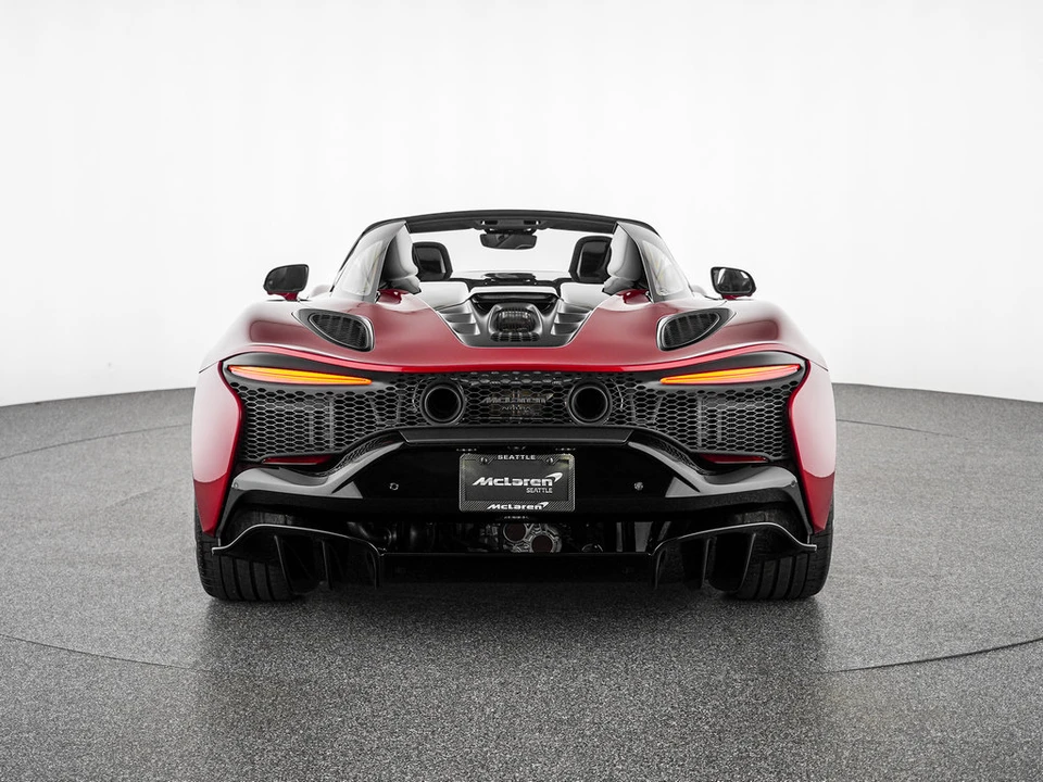 2025 McLaren Artura - Image 18 of 31