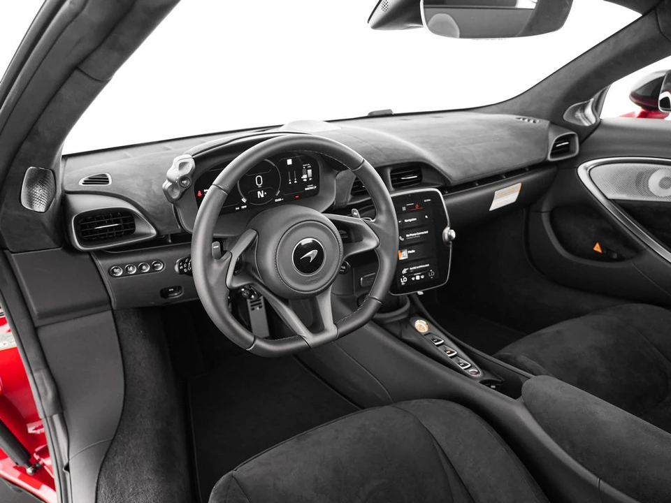 2025 McLaren Artura - Image 6 of 31