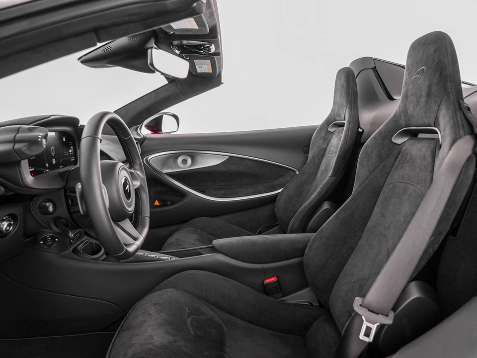 2025 McLaren Artura - Image 22 of 31