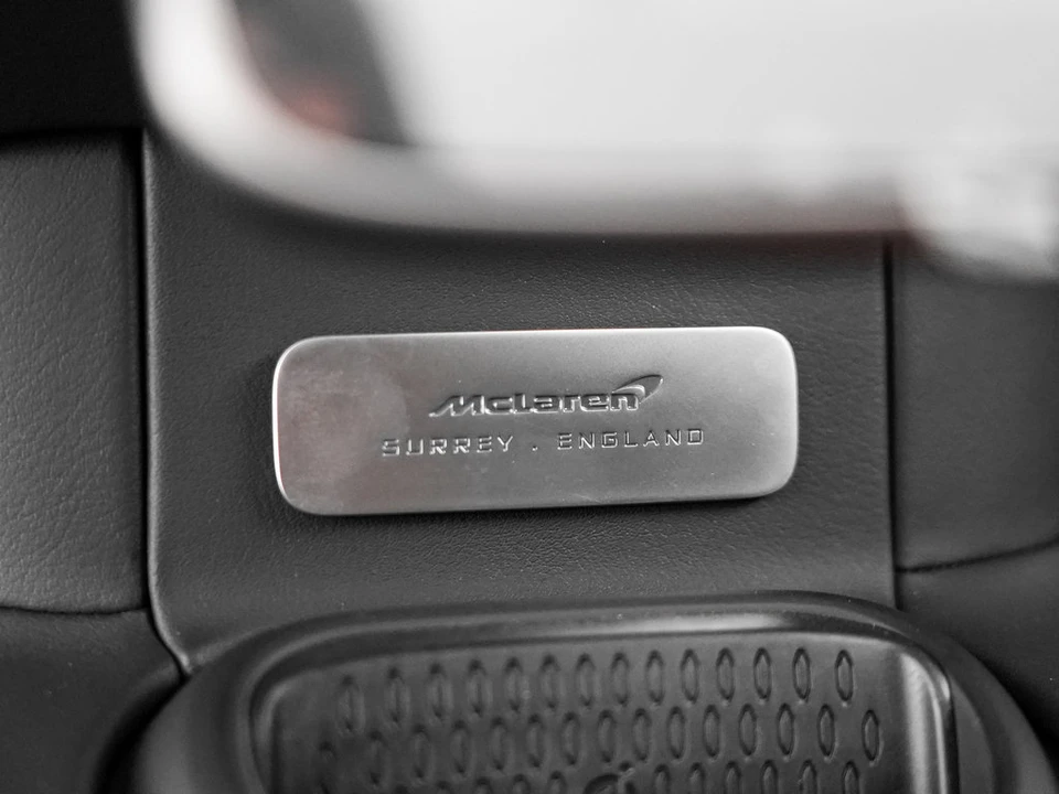 2025 McLaren Artura - Image 12 of 31