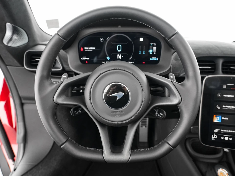 2025 McLaren Artura - Image 24 of 31