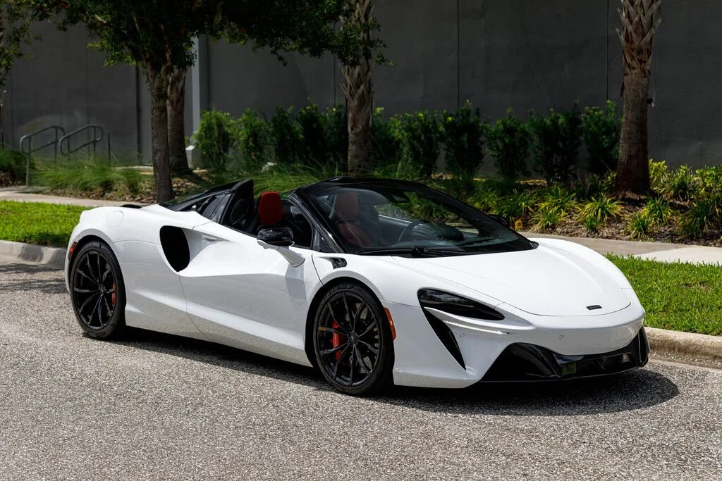2025 McLaren Artura - Image 6 of 31
