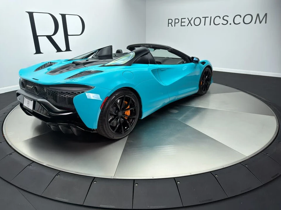 2025 McLaren Artura - Image 6 of 31