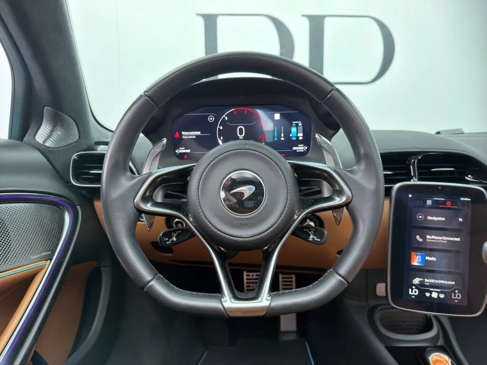 2025 McLaren Artura - Image 27 of 31
