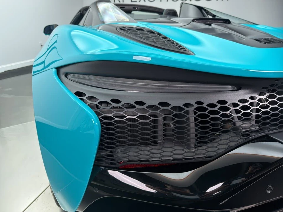 2025 McLaren Artura - Image 20 of 31
