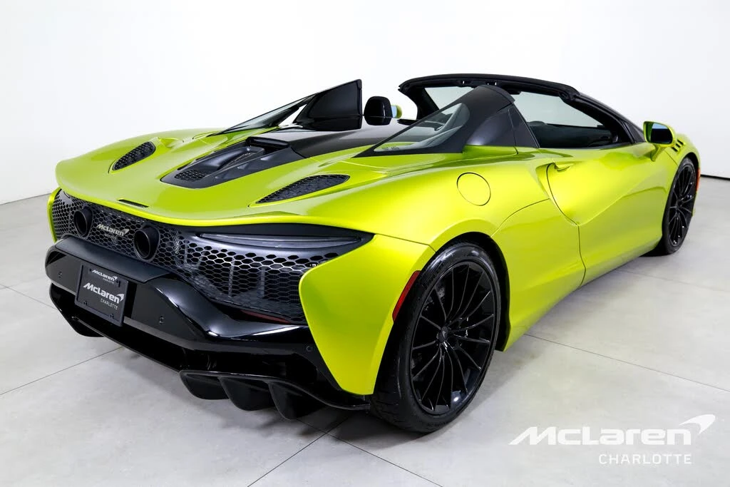 2025 McLaren Artura - Image 10 of 29