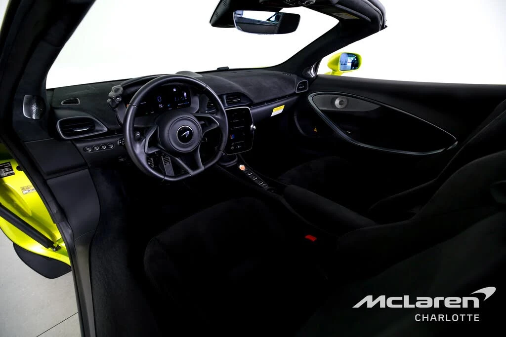 2025 McLaren Artura - Image 13 of 29