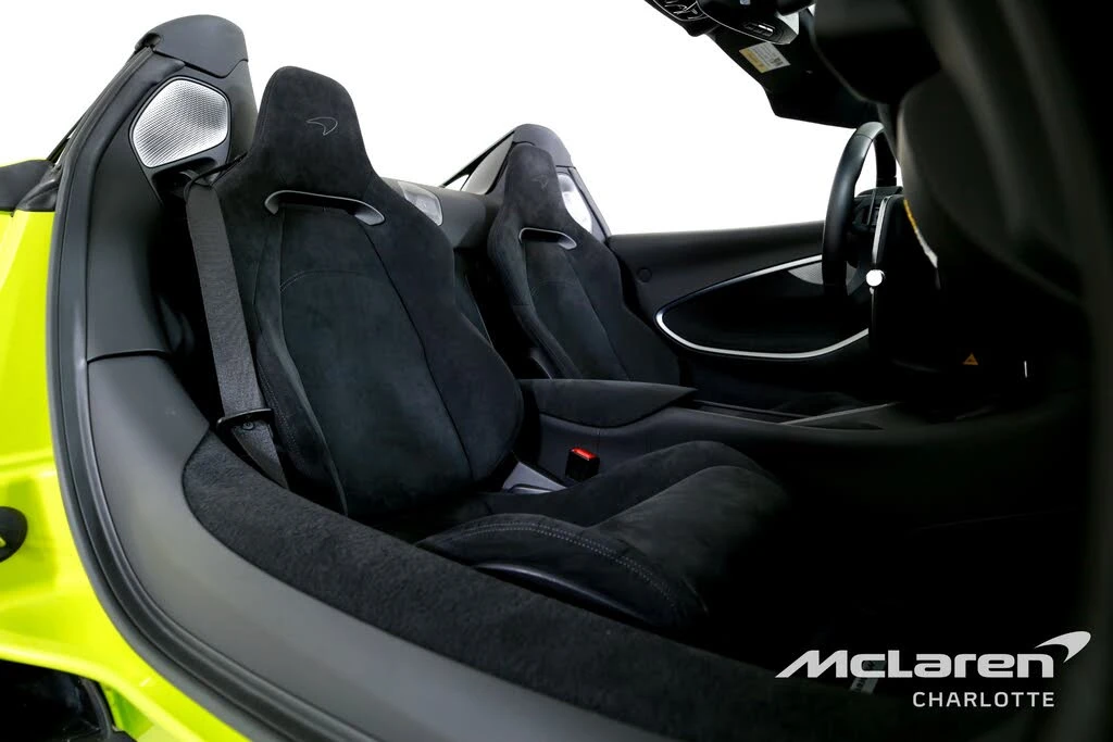 2025 McLaren Artura - Image 19 of 29