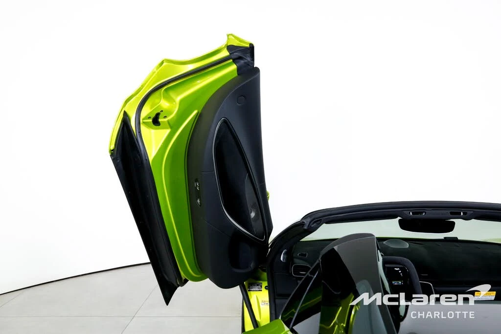 2025 McLaren Artura - Image 11 of 29