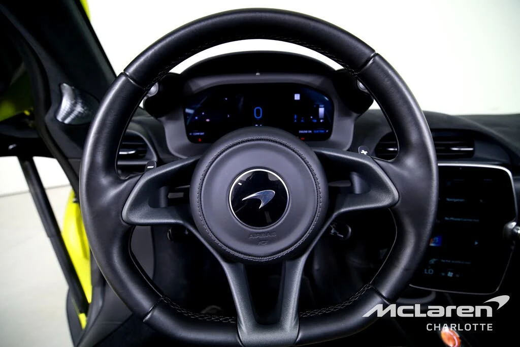 2025 McLaren Artura - Image 15 of 29