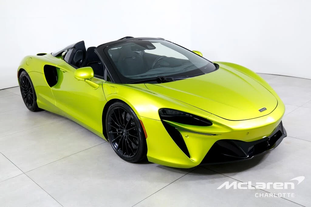 2025 McLaren Artura - Image 4 of 29