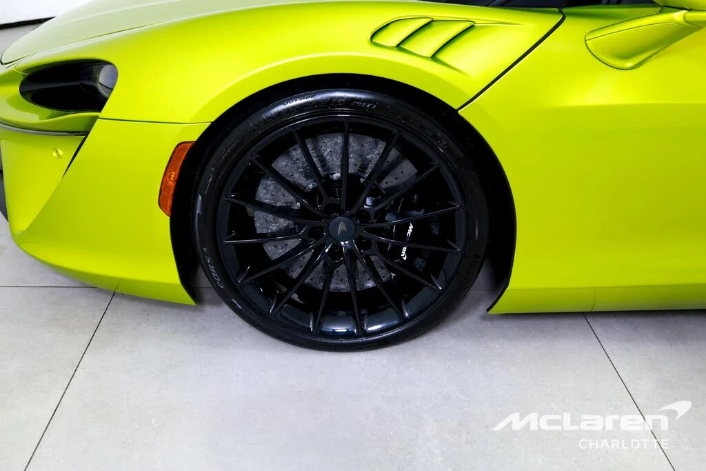 2025 McLaren Artura - Image 25 of 29