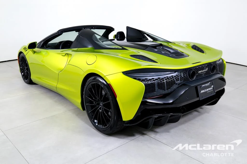 2025 McLaren Artura - Image 8 of 29