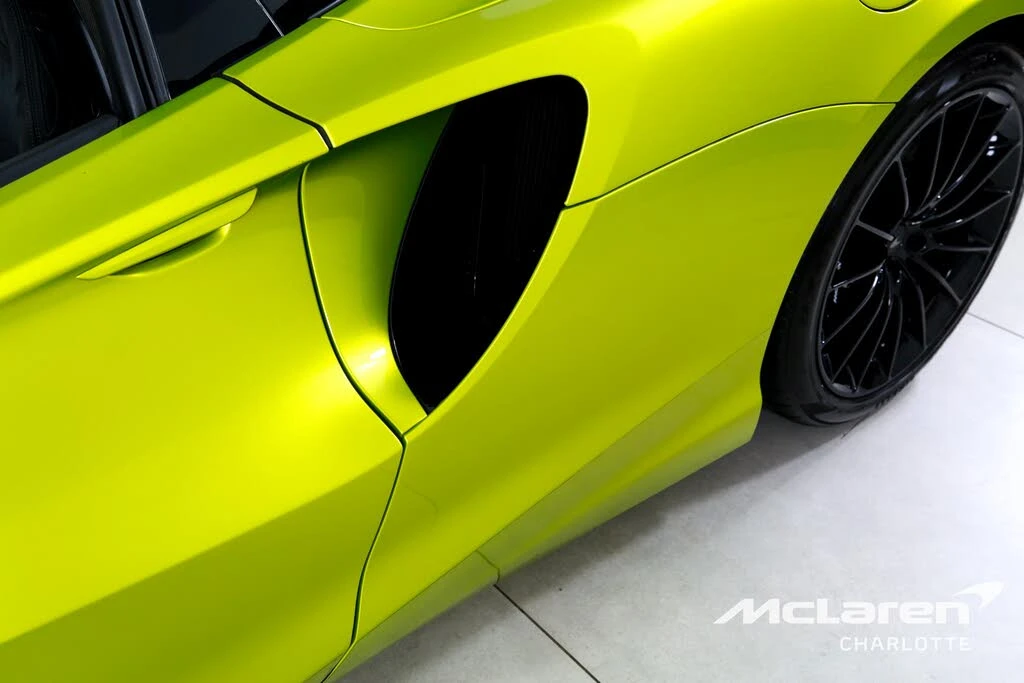 2025 McLaren Artura - Image 28 of 29