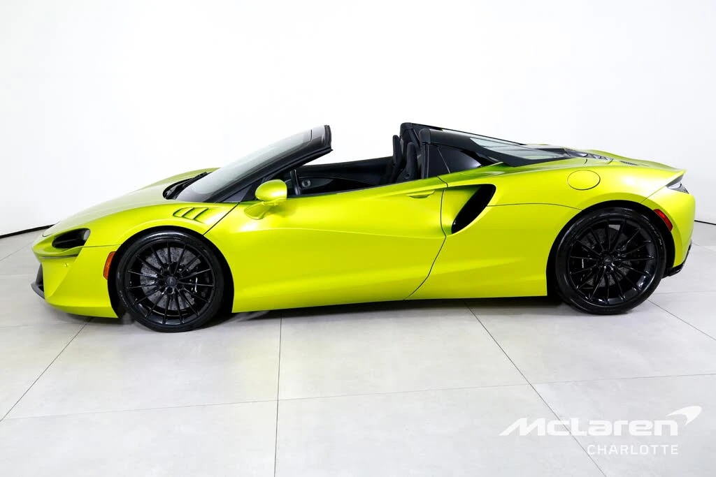 2025 McLaren Artura - Image 7 of 29