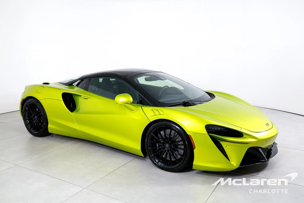 2025 McLaren Artura - Image 3 of 29