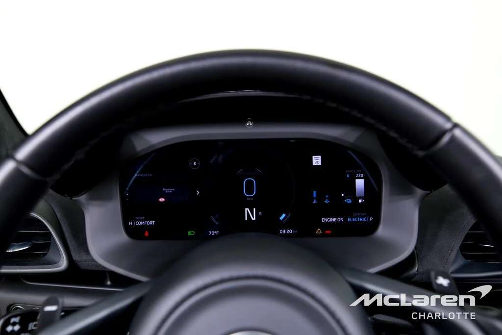2025 McLaren Artura - Image 14 of 29
