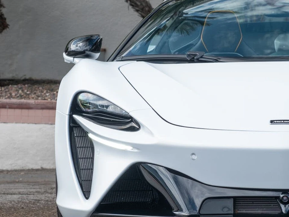 2025 McLaren Artura - Image 6 of 31