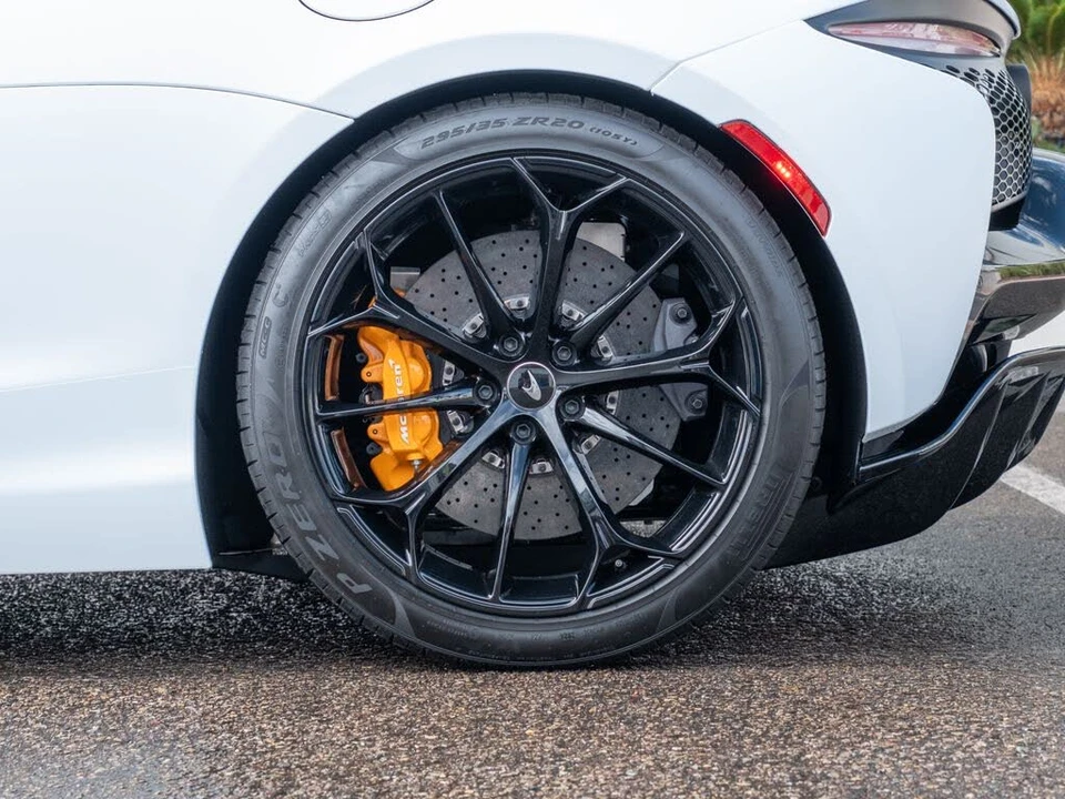 2025 McLaren Artura - Image 26 of 31