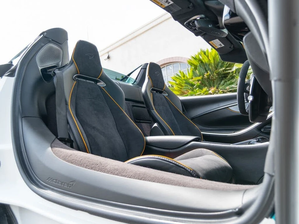 2025 McLaren Artura - Image 21 of 31