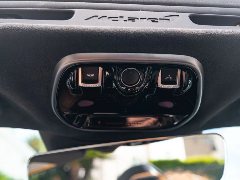 2025 McLaren Artura - Image 19 of 31
