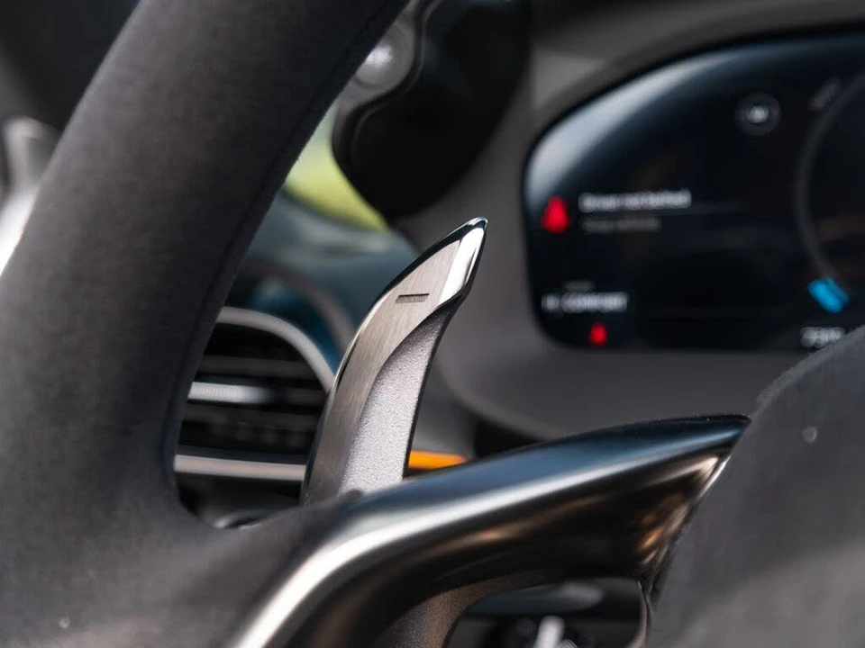 2025 McLaren Artura - Image 14 of 31