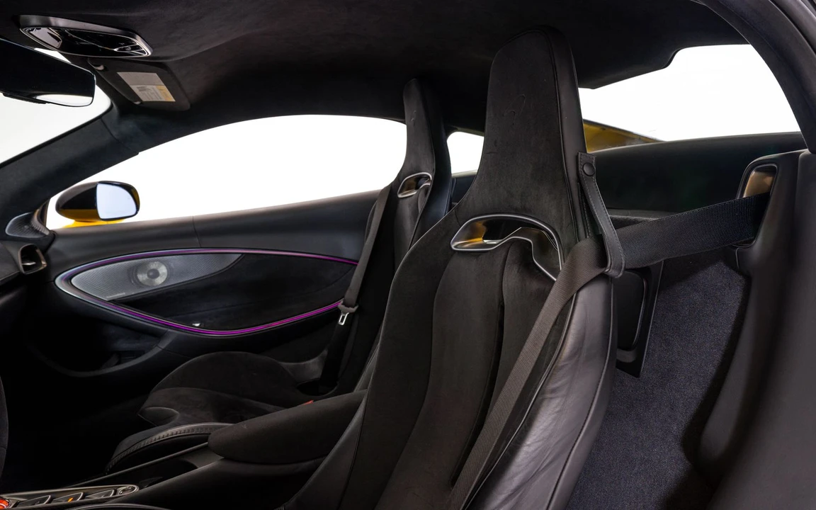 2025 McLaren Artura - Image 21 of 24