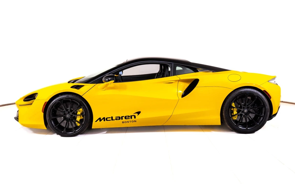 2025 McLaren Artura - Image 2 of 24