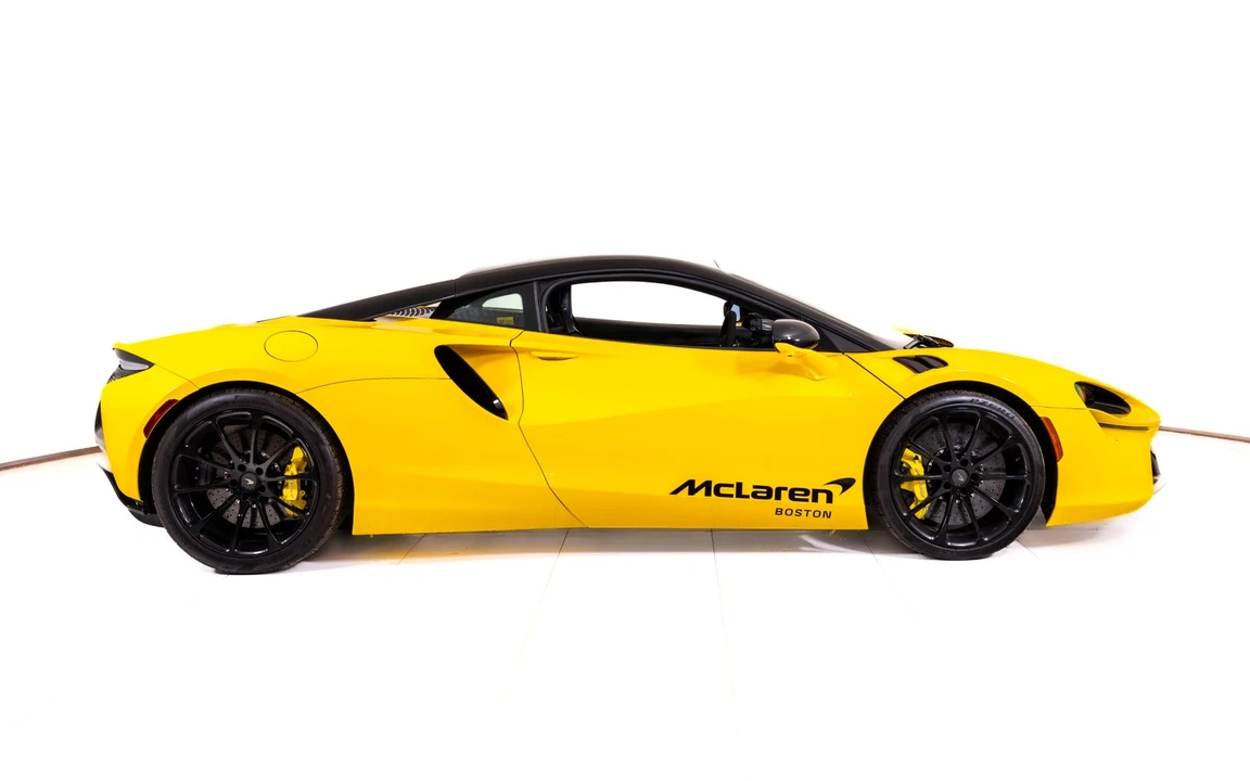 2025 McLaren Artura - Image 6 of 24