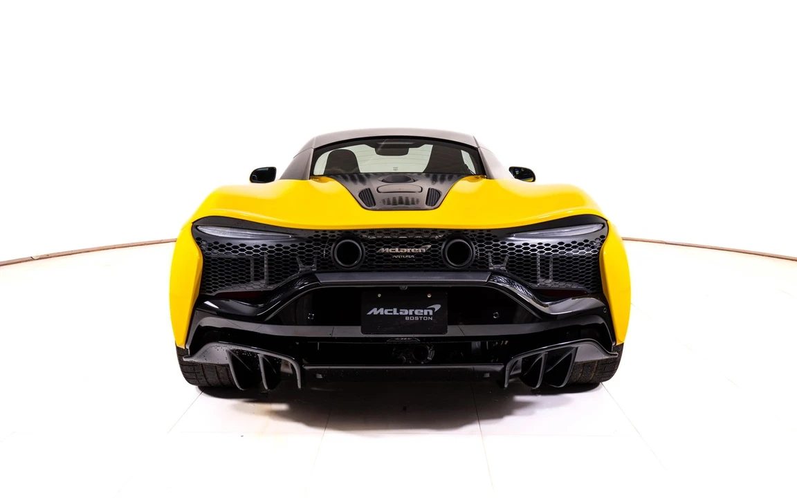 2025 McLaren Artura - Image 4 of 24