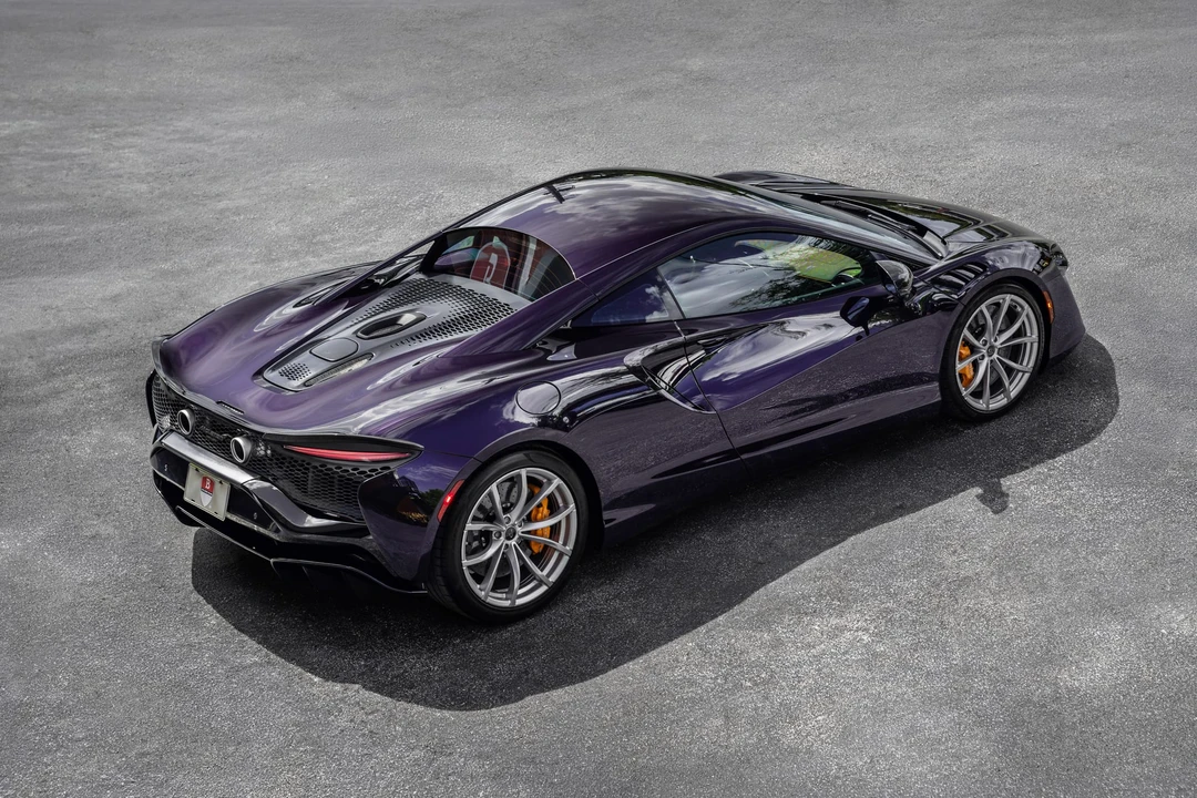 2025 McLaren Artura - Image 3 of 31