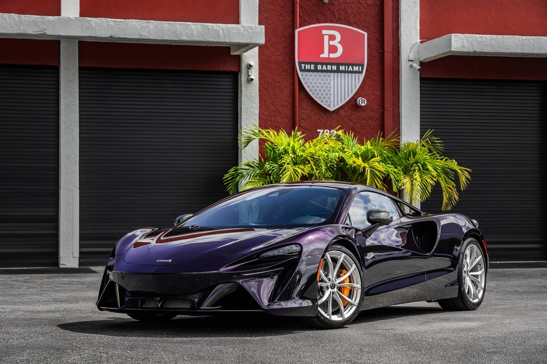 2025 McLaren Artura - Image 8 of 31