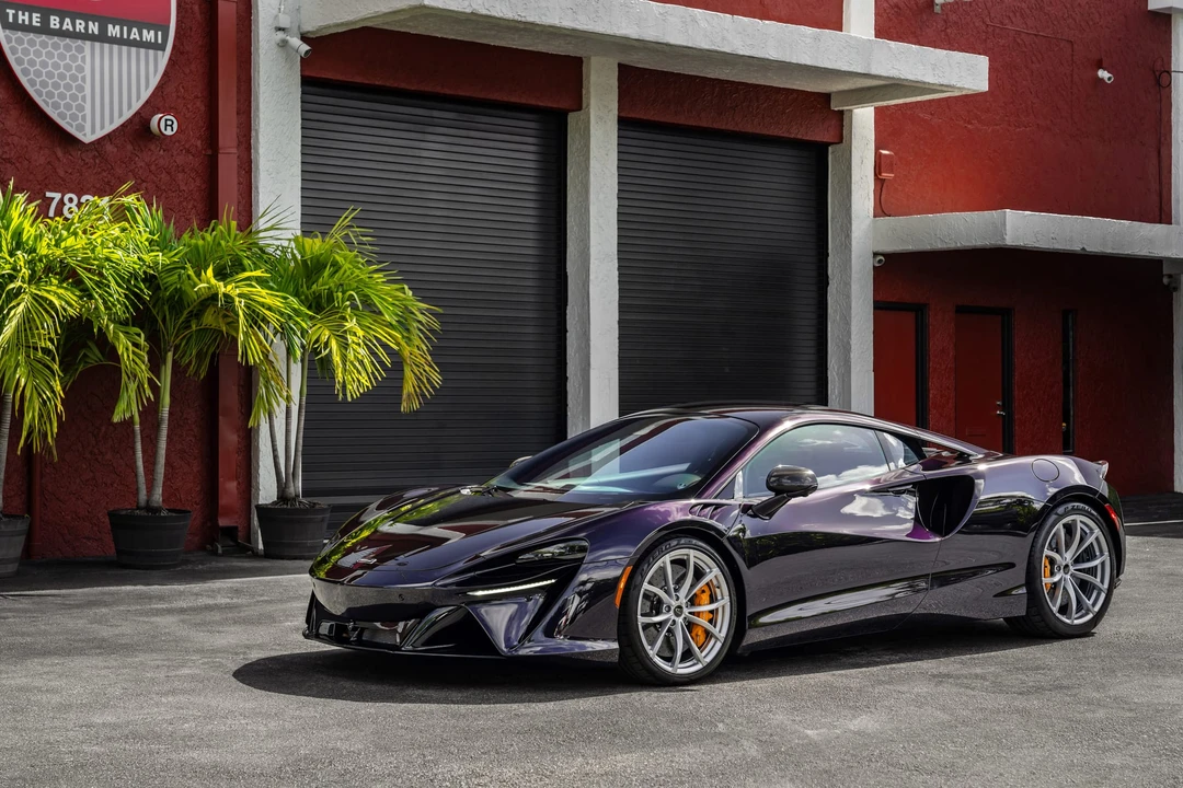2025 McLaren Artura - Image 4 of 31