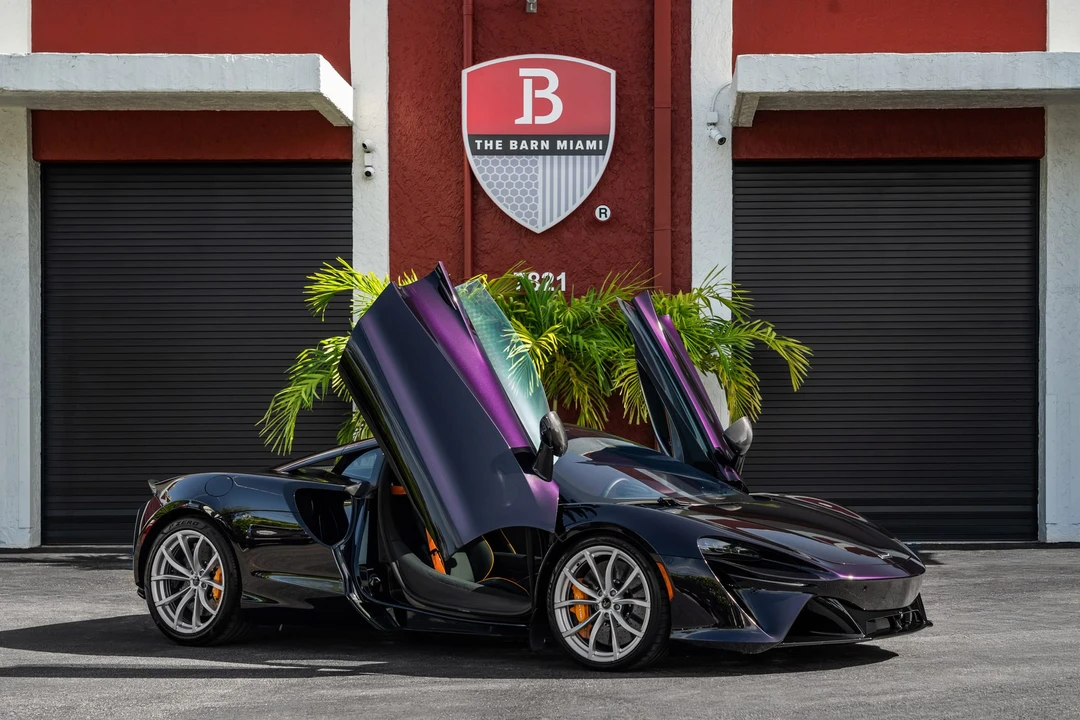 2025 McLaren Artura - Image 9 of 31
