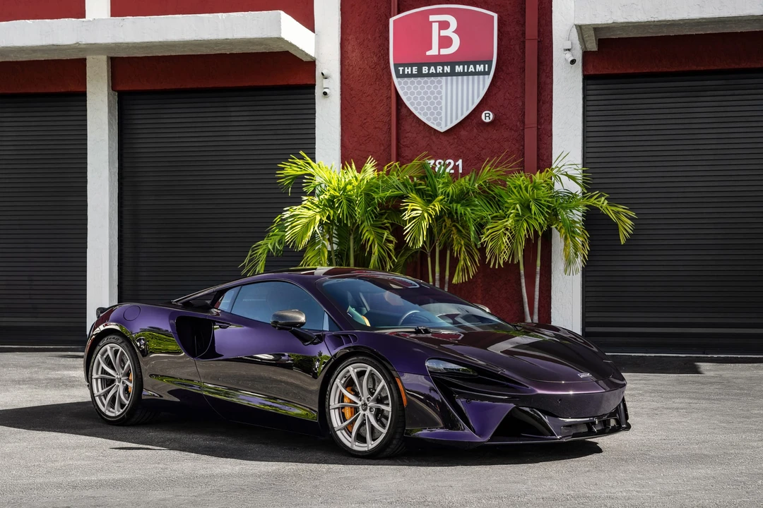 2025 McLaren Artura - Image 20 of 31
