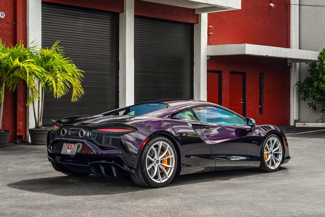 2025 McLaren Artura - Image 18 of 31