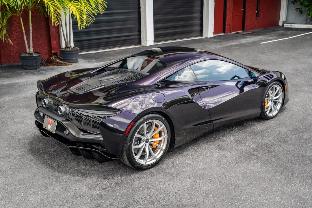 2025 McLaren Artura - Image 17 of 31