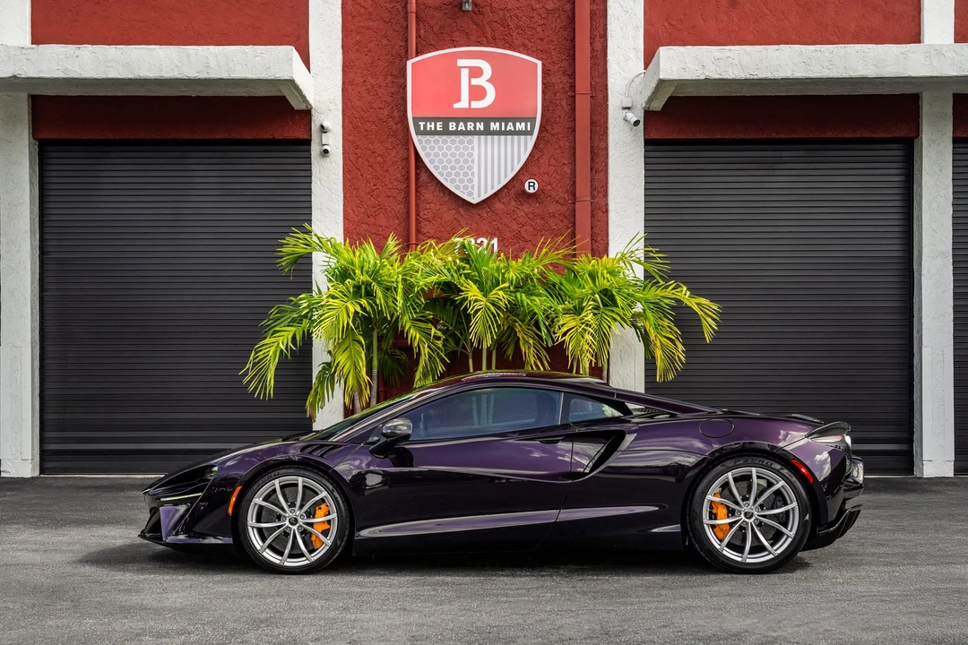 2025 McLaren Artura - Image 10 of 31